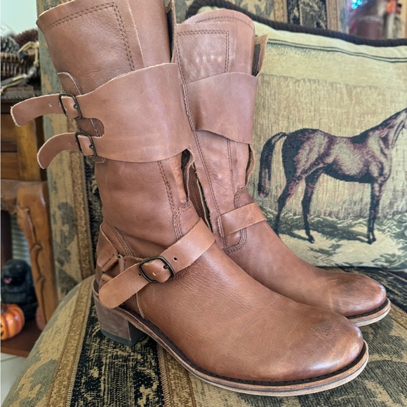 Gee Wawa Women Moto Biker Buckle Brown Rustic Leather Riding Boots size 8.5 - Picture 11 of 11